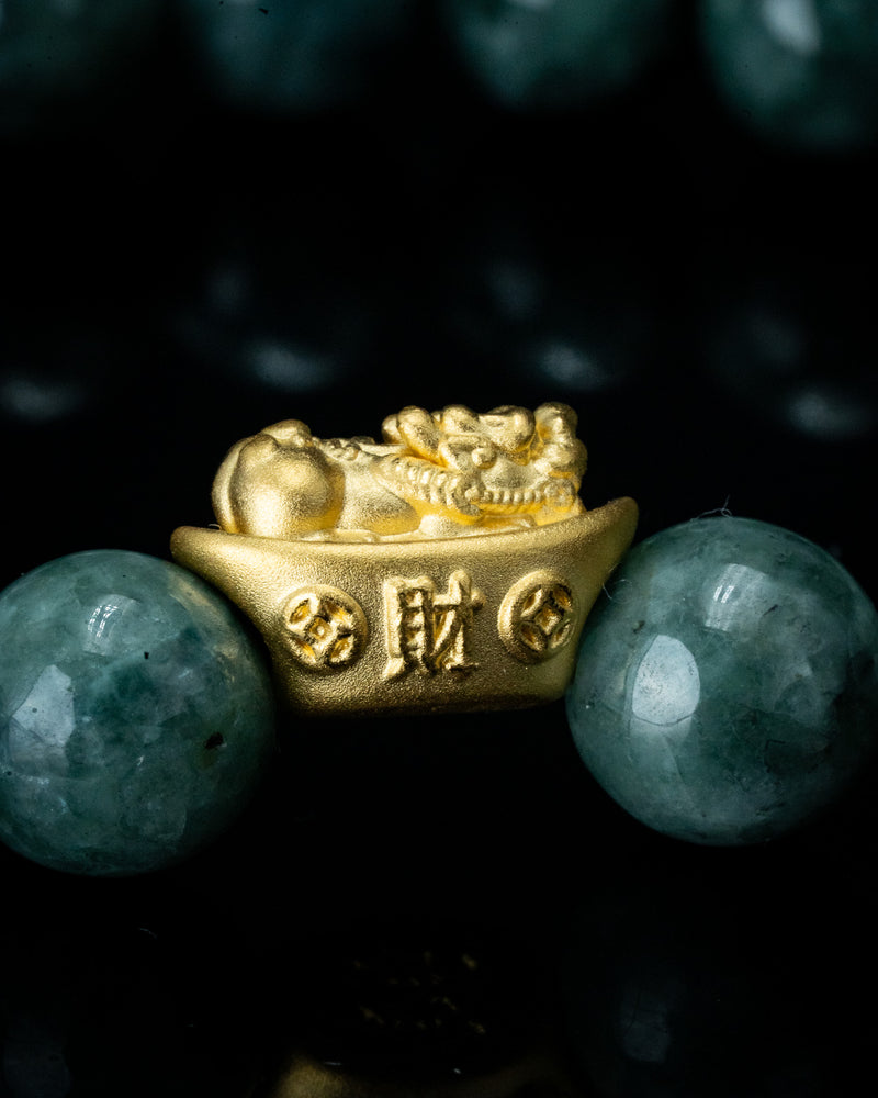 Gold Wealth Guardian Pixiu Charm Green Beaded Jade Bracelet